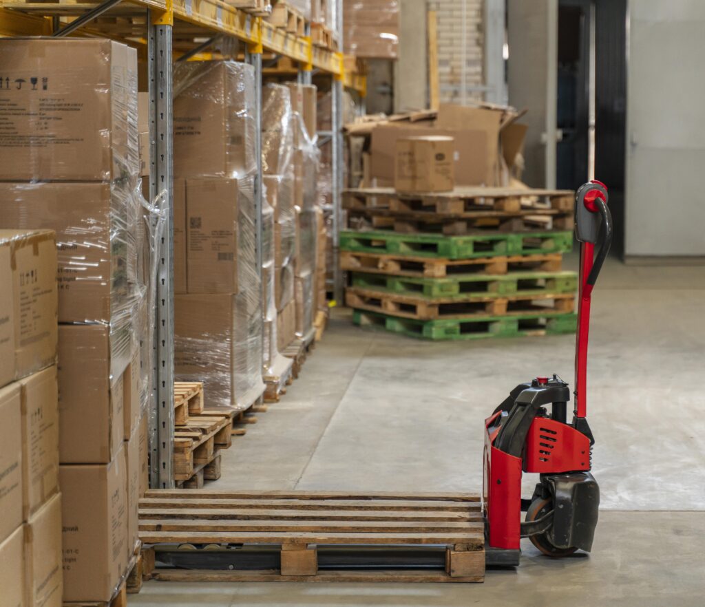 Cross-docking warehouse staging area for fast inbound and outbound shipments