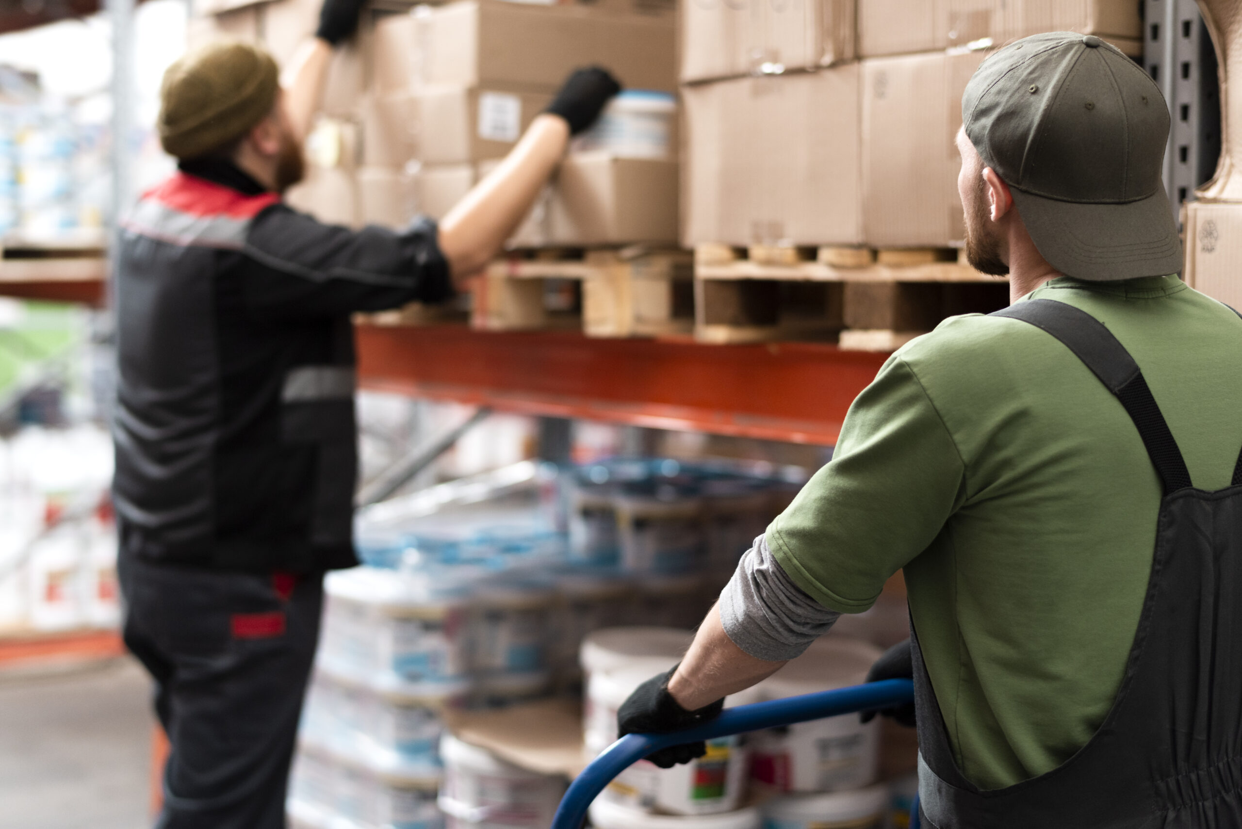 Last-mile delivery routes supported by strategic warehouse location
