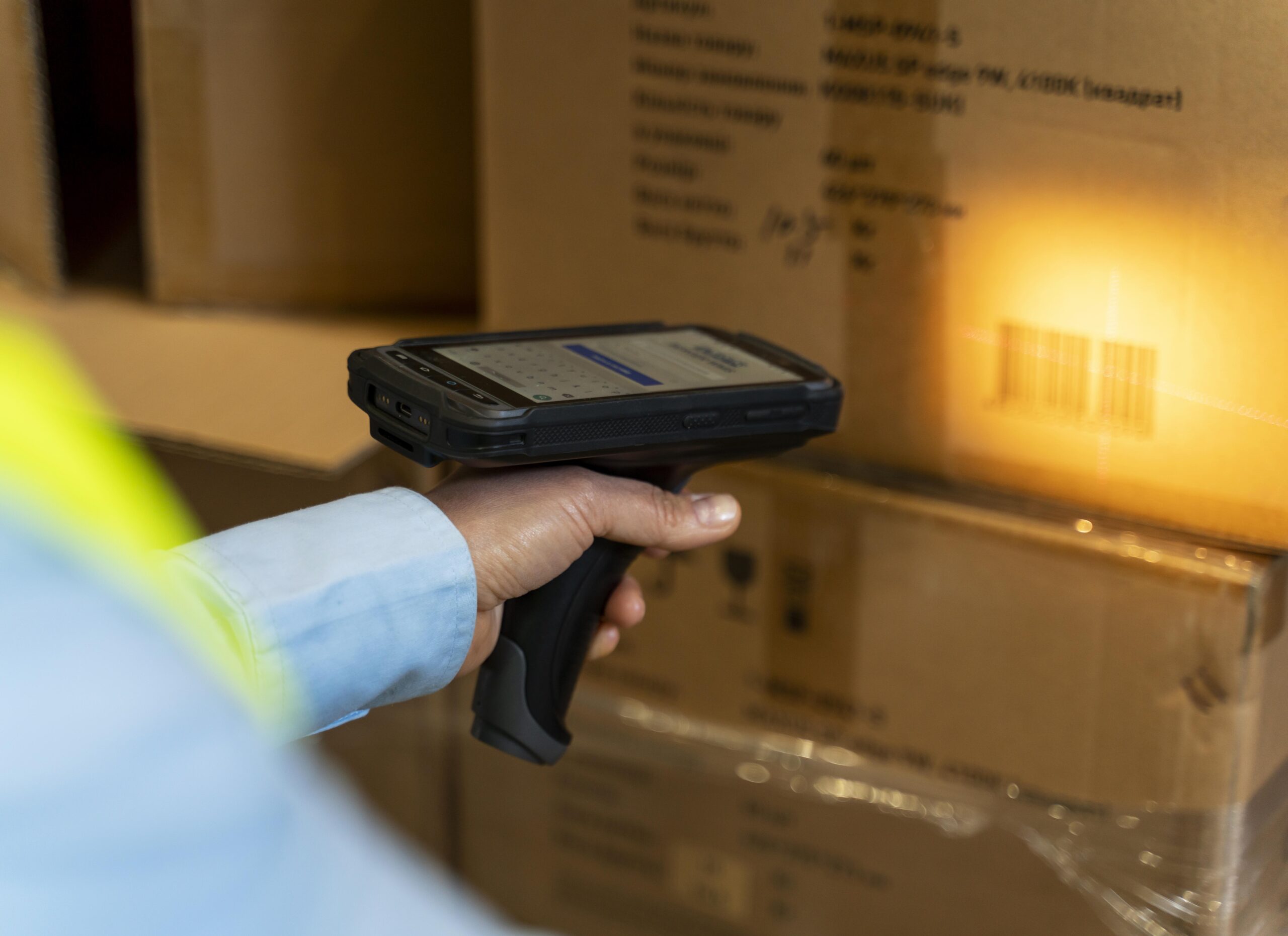 Scanning box with barcode for FNSKU, UPC and SKU labeling in eCommerce fulfillment